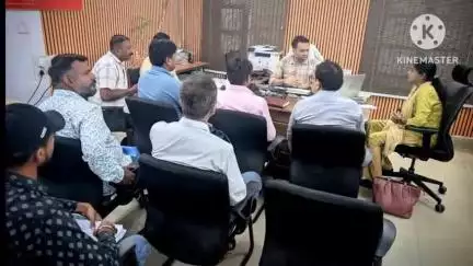 नवादा: जिला पंचायती राज पदाधिकारी ने पंचायत के विकास को लेकर प्रखंड पंचायती राज पदाधिकारी एवं अन्य अधिकारियों के साथ की बैठक
