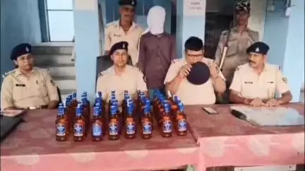 रफीगंज: रफीगंज के कासमा पुलिस ने मियां बिगहा मोड़ से 17 लीटर 250 ML अंग्रेजी शराब के साथ कारोबारी को किया गिरफ्तार