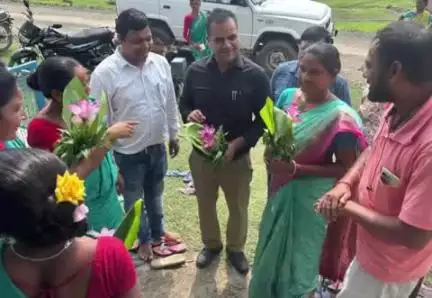 महेशपुर: महेशपुर प्रखंड के अभुआ और छक्कूधारा पंचायत भवन में पीएम जनमन अभियान शिविर का आयोजन