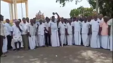 தாராபுரம்: மூலனூரில் அமைச்சர் கலந்து கொண்ட நிகழ்ச்சிக்கு பின் திமுகவினர் ஆர்ப்பாட்டத்தில் ஈடுபட்டதால் பரபரப்பு ஏற்பட்டது