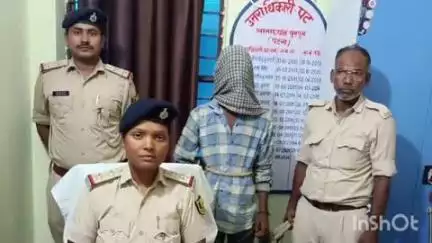 पुनपुन: पुनपुन नदी घाट स्थित मां दुर्गा मंदिर में ताला तोड़कर चोरी करते हुए एक बदमाश गिरफ्तार, एक फरार