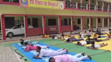 महरौनी: योग दिवस पर सरस्वती विद्या मंदिर इंटर कॉलेज महरौनी में हुआ भव्य आयोजन