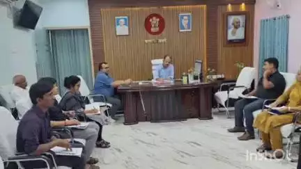 कहरा: डीएम दीपेश कुमार ने स्वच्छता सर्वेक्षण ग्रामीण 2025 को लेकर समीक्षा बैठक की, दिए निर्देश