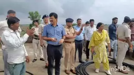 बमोरी: गुना: कलेक्टर-एसपी ने सीमावर्ती ग्राम सोड़ा का निरीक्षण किया, ग्रामीणों की स्थिति जानी