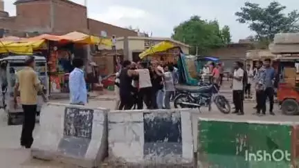 कुलपहाड़: कुलपहाड़ बस स्टैंड पर लड़ाई-झगड़े का वीडियो सोशल मीडिया पर वायरल, पुलिस जांच में जुटी