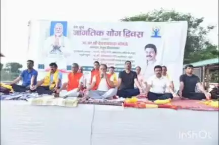 राजूरा: नगरपरिषद तलावासमोर आ.भोंगळे यांच्या उपस्थितीत राजुरा येथे जागतिक योग दिन कार्यक्रम