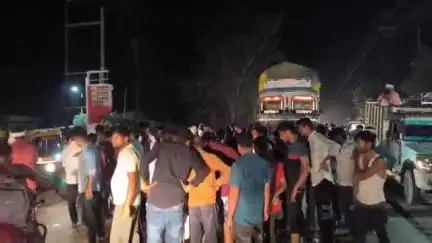 मुरैना नगर: मुड़ियाखेड़ा के पास अम्बाह रोड पर बस की टक्कर से गौमाता की मौत, लोगों ने किया जाम
