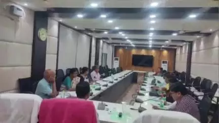 ଦେବଗଡ: ଜିଲ୍ଲାପାଳଙ୍କ କାର୍ଯ୍ୟାଳୟରେ ଜିଲ୍ଲା ସ୍ତରୀୟ ଭିଜିଲାନ୍ସ ଏବଂ ତଦାରଖ କମିଟି ବୈଠକ ଅନୁଷ୍ଠିତ