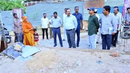 నిజామాబాద్ రూరల్: ఇందిరమ్మ ఇళ్ల నిర్మాణాలను పరిశీలించిన కలెక్టర్