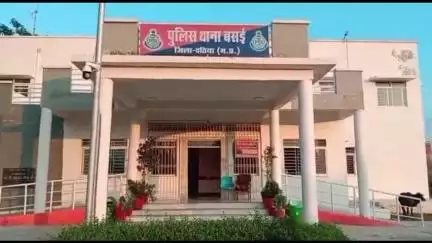 बडोनी: ग्राम उर्दना में जेठ ने महिला के साथ की छेड़छाड़ और पति ने काटे बाल, बसई थाने में दर्ज हुआ मामला