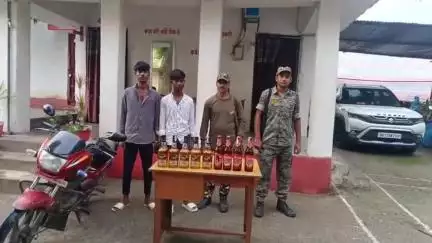 देव: निमिडीह से 3.75 लीटर अंग्रेजी और 2.6 लीटर वियर शराब के साथ 2 लोगों को किया गिरफ्तार, एक मोटरसाइकिल ज़ब्त