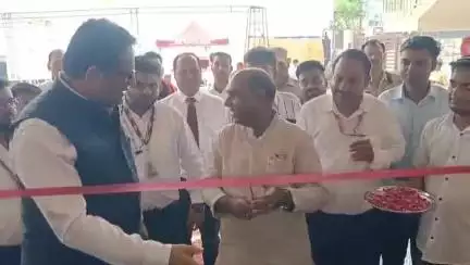 उरई: उरई में पीएनबी नैशनल बैंक द्वारा ऋण संबंधी योजनाओं की जानकारी दी गई, एमएसएमई आउटरीच कार्यक्रम किया गया
