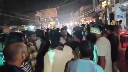 सिवान: सिवान बस स्टैंड के पास अपराधियों ने एक युवक को गोली मारी, परिजन इलाज के लिए गोरखपुर ले गए