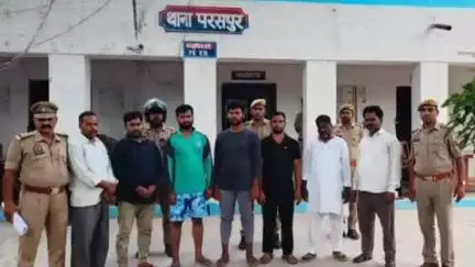 करनैलगंज: भौरीगंज में जामुन तोड़ने के विवाद में हुई हिंसक झड़प के मामले में परसपुर पुलिस ने 7 आरोपियों को किया गिरफ्तार