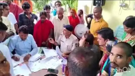 बिहटा: बिहटा थाना परिसर में अंचलाधिकारी ने किया जमीनी विवाद निपटारा शिविर का आयोजन, दो मामलों का हुआ निष्पादन