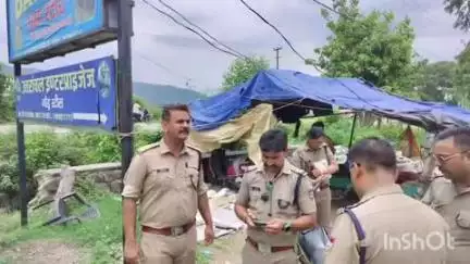 हल्द्वानी: हल्द्वानी में CO नितिन लोहनी के नेतृत्व में बाहरी लोगों के सत्यापन के लिए चलाया अभियान, 1 दर्जन पर कार्रवाई