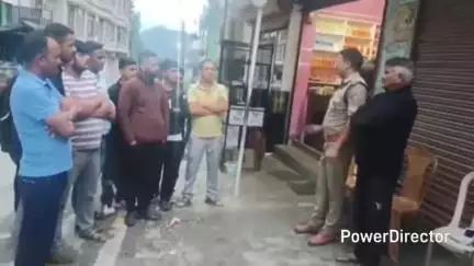 पिथौरागढ़: चंडाक, बलुवाकोट में चलाए गए जागरूकता अभियान के दौरान युवाओं को नशे के सेवन से होने वाले दुष्परिणामों की जानकारी दी गई