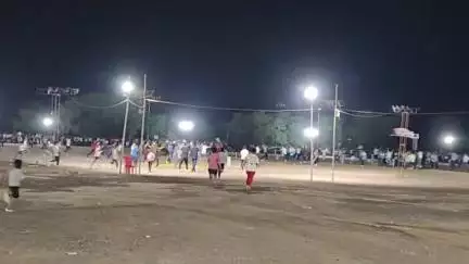 मंदसौर: मंदसौर पीजी कॉलेज ग्राउंड में 6 दिवसीय नाइट टूर्नामेंट का समापन, एफके राइडर्स विजेता रही, हज़ारों दर्शक पहुंचे