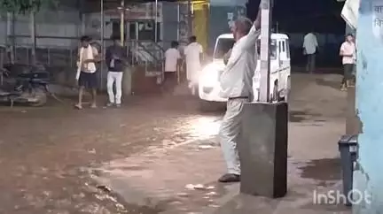 नरहट: चातर के पास आज्ञा गाड़ी की चपेट में आने से एक युवक घायल, पुलिस ने अस्पताल में कराया भर्ती