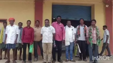 କୋଟପାଡ: ମଣ୍ଡିରୁ ଉଠୁନି ଧାନ, ବୈପାରୀଗୁଡା ହାଟପଦା ଠାରେ ଚାଷୀଙ୍କ ଆନ୍ଦୋଳନ