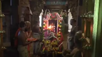 நாங்குநேரி: திருக்குறுங்குடி மலைநம்பி திருக்கோயிலில் கருட சேவை வெகு விமர்சையாக நடைபெற்றது