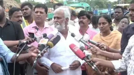 புரசைவாக்கம்: எடப்பாடி பழனிசாமி தான் துயரத்தில் இருக்கிறார் - தீவுத்திடலில் அமைச்சர் சேகர்பாபு விமர்சனம்