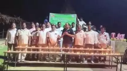 କଣ୍ଟାବାଞ୍ଜି: ସିରୋଲ ଗାଁରେ ପୂର୍ବତନ ମୁଖ୍ୟମନ୍ତ୍ରୀ ନବୀନ ପଟ୍ଟନାୟକଙ୍କ ଆଶୁ ଆରୋଗ୍ୟ କାମନା କରି ବିଜେଡି ପକ୍ଷରୁ ସମୂହ ଦୀପଦାନ