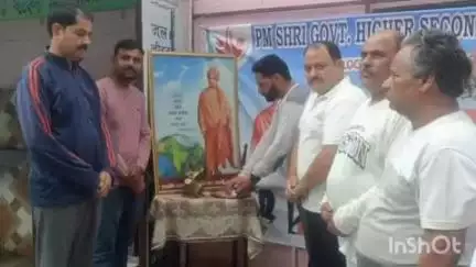 नसरुल्लागंज: विश्व योग दिवस पर लाड़कुई विद्यालय में सामूहिक योगाभ्यास कार्यक्रम का हुआ आयोजन, BJP मंडल अध्यक्ष भी हुए शामिल
