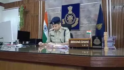 मंदसौर: कोतवाली थाना क्षेत्र में पुलिस ने 2 व्यक्तियों को अवैध शराब के साथ पकड़ा