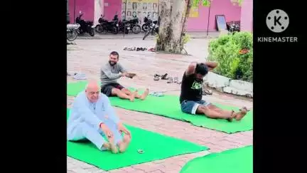 खनियाधाना: खनियाधाना के एक्सीलेंस स्कूल में मनाया गया 11वां अंतर्राष्ट्रीय योग दिवस