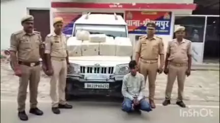 भाटपार रानी: मैंदनिया पुल के पास पुलिस ने बोलेरो से 25 पेटी अवैध शराब बरामद की, एक व्यक्ति को किया गिरफ्तार