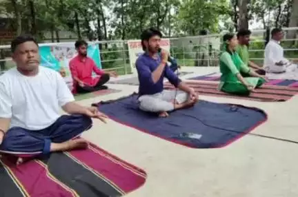 बोराम: पटमदा और बोङाम में योगाभ्यास के साथ मनाया गया 11वां अंतर्राष्ट्रीय योग दिवस