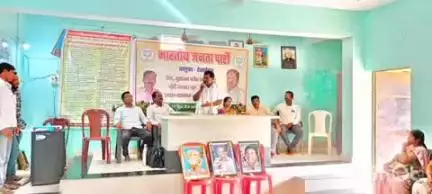 देसाईगंज वडसा: लोककल्याण कारी योजणा तळागाळापर्यंत पोहचवा,शिवराजपूर येथे इमारत बांधकाम कामगारांचा मेळाव्यात माजी आ.गजबे यांचे प्रतिपादन