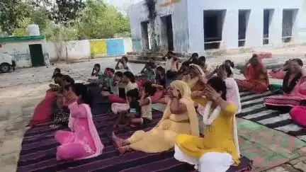 बीकेटी]: शिवपुरी प्राथमिक विद्यालय मे विश्व योग दिवस पर योगा शिविर का प्रधानाध्यापिका कुसुमलता जी की अध्यक्षता मे आयोजित