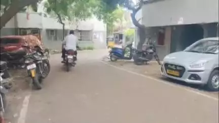 பெரம்பூர்: செம்பியம் காவலர் குடியிருப்பில் பெண் காவலர் தூக்கிட்டு தற்கொலை சக காவலரிடம் விசாரணை செய்ய உறவினர்கள் கோரிக்கை
