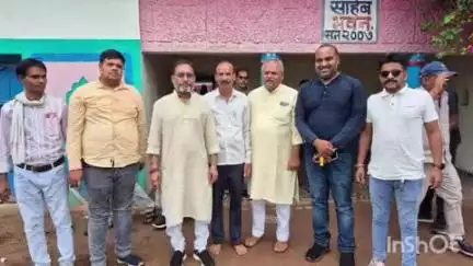 पुटपुरा गांव में प्रदेश के पूर्व कैबिनेट मंत्री गुरु रुद्र कुमार ने ग्रामीणों एवं कांग्रेसियों से की मुलाकात