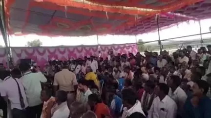 ಕೊರಟಗೆರೆ: ಬೈರಗೊಂಡ ಜಲಾಶಯ ನಮ್ಮ ಶವದ ಮೇಲೆ ನಿರ್ಮಿಸಿ: ಪೂಚನಹಳ್ಳಿಯಲ್ಲಿ ಡಿಸಿಎಂಗೆ ರೈತನ ನಿಷ್ಠುರ ನುಡಿ