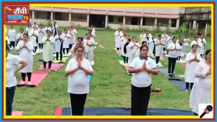 योग में शक्ति है | Ward 41 में Neelam Chaudhary के नेतृत्व में सैकड़ों महिलाएं | International Yoga Day 2025

#YogaDay