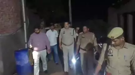 जलेसर: गांव ढकपुरा में दलित समाज की बारात गली से चढ़ने को लेकर हुआ हंगामा, मौके पर पहुंची पुलिस में एक सिपाही घायल, रेफर