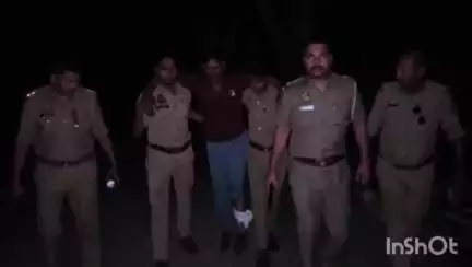 गढ़मुक्तेश्वर: गांव नवादा नहर पटरी पर चेकिंग के दौरान पुलिस की 25 हजार रुपये के इनामी बदमाश से मुठभेड़, बदमाश की टांग में लगी गोली