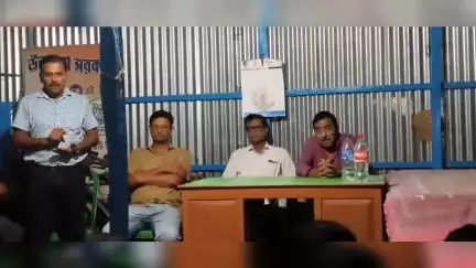 নাকাশিপাড়া: আমরা ধর্ম নিয়ে রাজনীতি করি না  মানুষের রাজনীতি করি সুখ দুঃখে মানুষের সাথে আছি বললেন বিধায়ক মুড়াগাছা কর্মী বৈঠকে