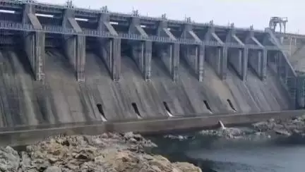 বারাবনী: গত ২৪ ঘন্টা থেকে মাইথন জলাধার থেকে জল ছাড়লো না DVC