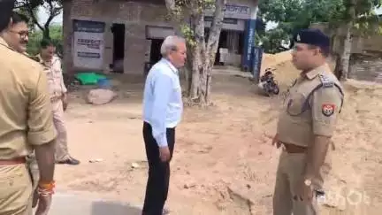 मैनपुरी: सिरसागंज रोड पर बालू डालकर अतिक्रमण करने वाले दुकानदार के खिलाफ CO ने की जुर्माने की कार्रवाई