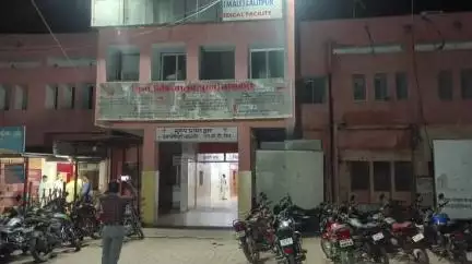 ललितपुर: दो बहनों के बीच हुए खूनी संघर्ष में बड़ी बहन की मौत, छोटी बहन को गंभीर हालत में झांसी रेफर किया गया