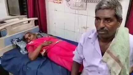सासनी: गांव सठिया रोड पर कोल्ड स्टोरेज के पास ट्रक की टक्कर से बाइक से गिरी महिला गंभीर घायल, अस्पताल में कराया गया भर्ती