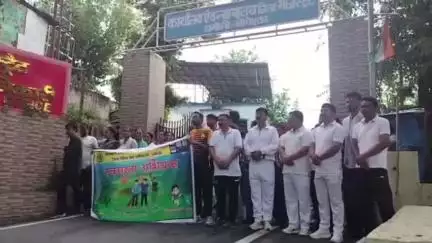 चमोली: स्वच्छ भारत मिशन के तहत नगर पालिका गोपेश्वर ने कलेक्ट्रेट सभागार से मुर्गी फॉर्म तक निकाली स्वच्छता जागरूकता रैली