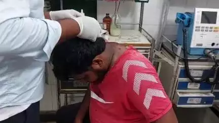 पाली: सदर थाना क्षेत्र के खेरवा स्थित रामपुर में घर में बैठे महिला सहित चार लोगों पर अज्ञात हमलावरों ने किया हमला, सभी घायल