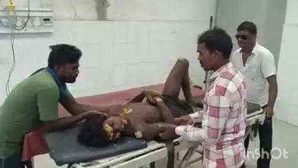 भभुआ: सकरी मोड़ के पास ट्रक की चपेट में आने से एक अज्ञात युवक गंभीर रूप से घायल, सदर में इलाज जारी
