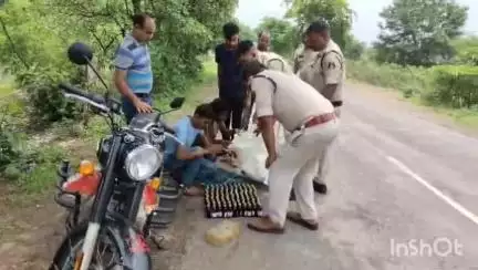 रायगढ़: प्रतिबंधित कफ सिरप तस्करी का खुलासा, चक्रधरनगर पुलिस ने 5 आरोपियों को पकड़ा, 110 शीशी सिरप और बुलेट-पल्सर बाइक ज़ब्त
