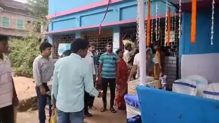 রামনগর ১: তালগাছাড়ী ১ অঞ্চলে দীঘা জগন্নাথ মন্দিরের প্রাসাদ বিতরণী অনুষ্ঠানে উপস্থিত বিশিষ্ট সমাজসেবী দীপক সার
